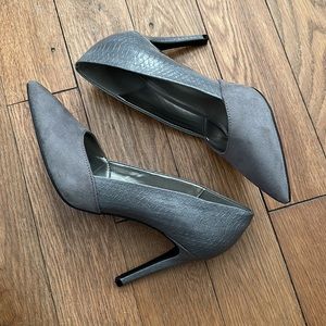 Worthington wor zest grey snakeskin & velvet